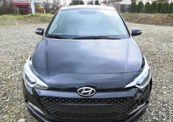 Hyundai i20 cena 25900 przebieg: 179000, rok produkcji 2015 z Skarszewy małe 781